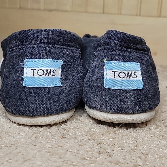 Shoes - Picture 3 of 4